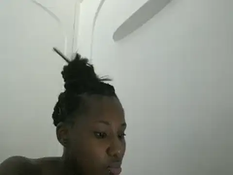 Xochillovemoney2 online show from September 9, 2025, 6:45 am