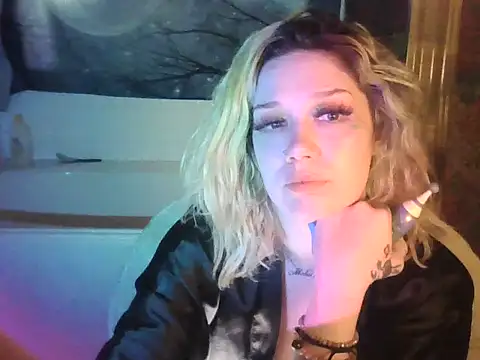 Snapshot of TEXASMARYYYJANE chatting on May 7, 2026, 1:25 pm TEXASMARYYYJANE online show from May 7, 2026, 1:25 pm