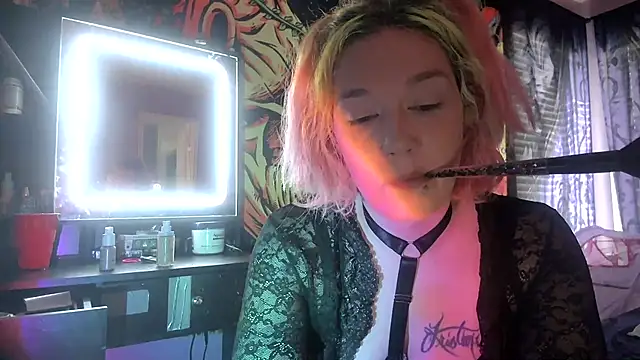 TEXASMARYYYJANE online show from September 12, 2025, 5:35 pm