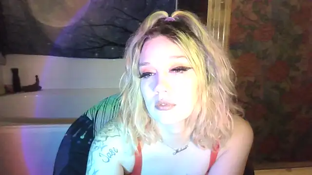 Snapshot of TEXASMARYYYJANE chatting on May 17, 2026, 3:28 am TEXASMARYYYJANE online show from May 17, 2026, 3:28 am
