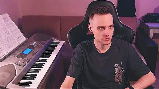 Sweetparker online show from December 5, 2025, 5:00 pm