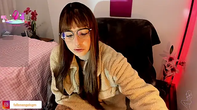 Fallengangel online show from December 16, 2025, 9:24 am