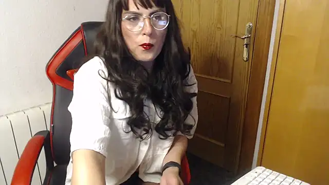 Snapshot of Chic_desire chatting on March 10, 2026, 8:46 pm Chic desire online show from March 10, 2026, 8:46 pm