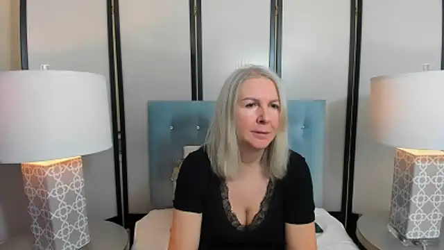 Snapshot of EricaTop chatting on February 3, 2026, 9:20 pm EricaTop online show from February 3, 2026, 9:20 pm