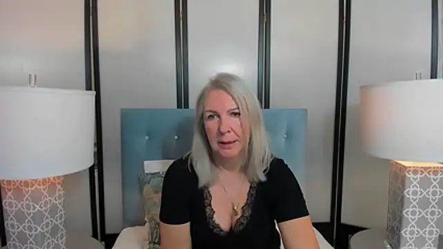 EricaTop online show from October 18, 2025, 5:09 am