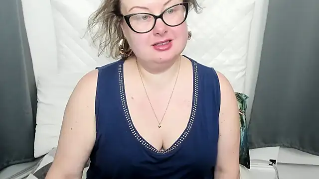 Snapshot of dirtyBonnie chatting on February 11, 2026, 5:18 am dirtyBonnie online show from February 11, 2026, 5:18 am