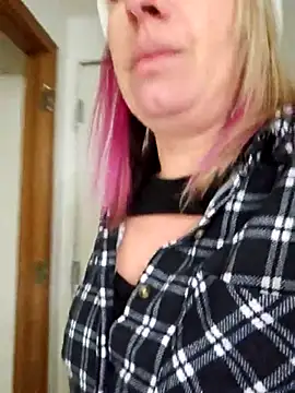 Snapshot of _NinaLuvSins_ chatting on February 27, 2025, 3:37 pm NinaLuvSins online show from February 27, 2025, 3:37 pm
