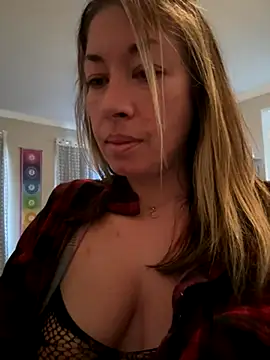 Snapshot of _NinaLuvSins_ chatting on October 8, 2025, 3:35 pm NinaLuvSins online show from October 8, 2025, 3:35 pm