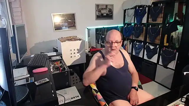 wankcellar online show from September 18, 2025, 9:34 am