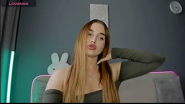 Snapshot of Malika_Lisan chatting on June 20, 2026, 2:27 am Malika Lisan online show from June 20, 2026, 2:27 am