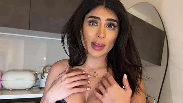 ArabicBarbie online show from December 17, 2025, 11:54 pm