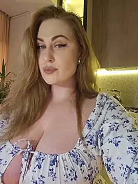 Snapshot of Sinful_Eyes chatting on June 8, 2026, 3:18 am Sinful Eyes online show from June 8, 2026, 3:18 am