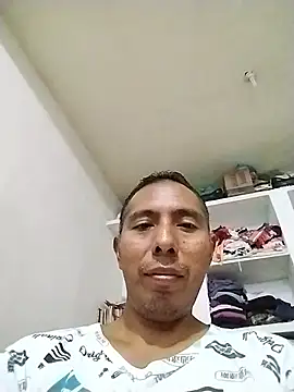 desnudo Sexoxo online show from June 13, 2026, 6:17 pm