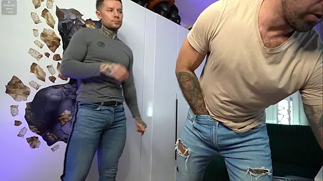 NickHOWLEN online show from October 24, 2025, 11:53 am