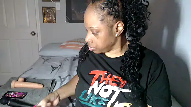 Sexymona1218 online show from October 22, 2025, 8:58 am