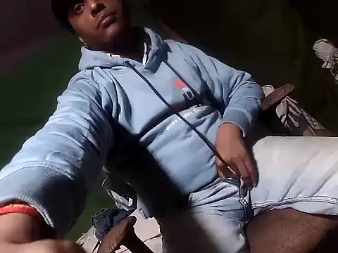 desiboy1101 online show from December 18, 2025, 1:26 pm