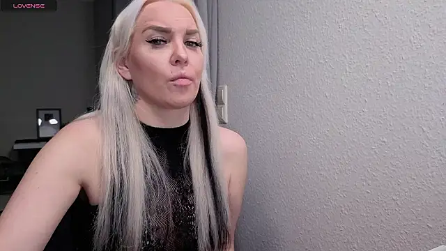 MIA-XXX online show from February 2, 2026, 7:18 am