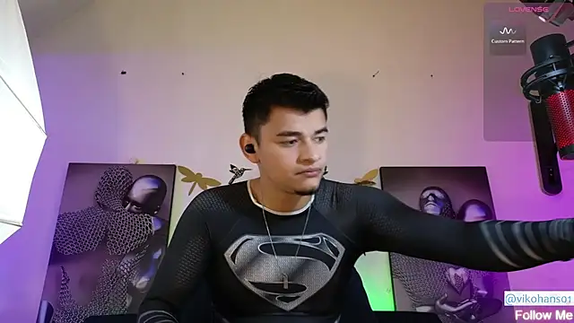 Snapshot of VikoHands chatting on February 10, 2026, 11:04 pm VikoHands online show from February 10, 2026, 11:04 pm