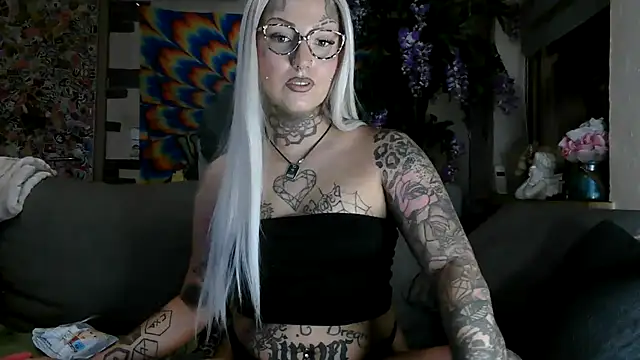 RoxxyInk online show from November 26, 2025, 10:32 pm