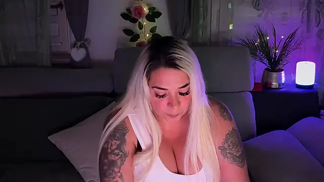 Monageil online show from September 22, 2025, 4:24 pm