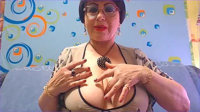 NaughtyMOM4uX online show from September 20, 2025, 4:39 am