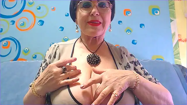 NaughtyMOM4uX online show from September 28, 2025, 8:54 am