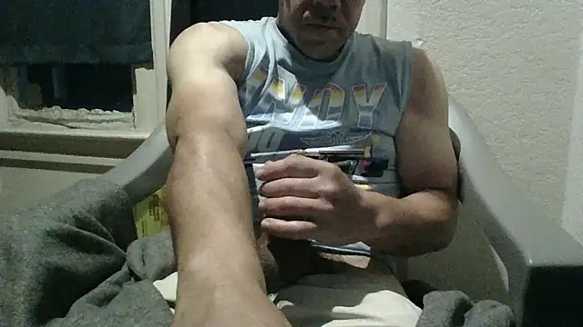 loozamangos online show from October 31, 2025, 2:02 pm