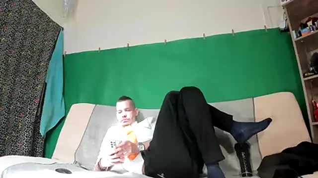 viraglaci18xh online show from April 12, 2026, 2:09 pm