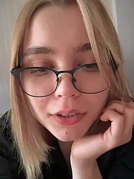 Snapshot of Nami_ninja chatting on October 19, 2025, 7:44 am Nami ninja online show from October 19, 2025, 7:44 am