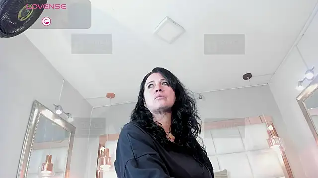 LADY HELLEN online show from March 28, 2026, 7:04 pm