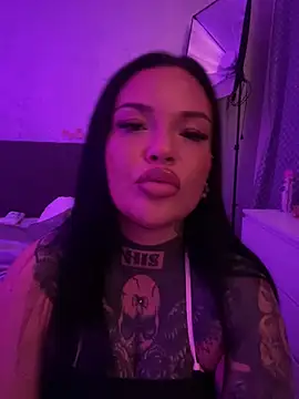  MelinaCurves  online show from April 17, 2026, 9:17 pm