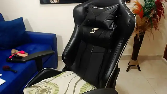 Tamara Luaren online show from March 7, 2025, 1:53 am