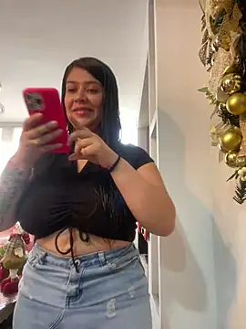 Snapshot of emilyjohanson chatting on December 30, 2024, 2:51 pm emilyjohanson online show from December 30, 2024, 2:51 pm