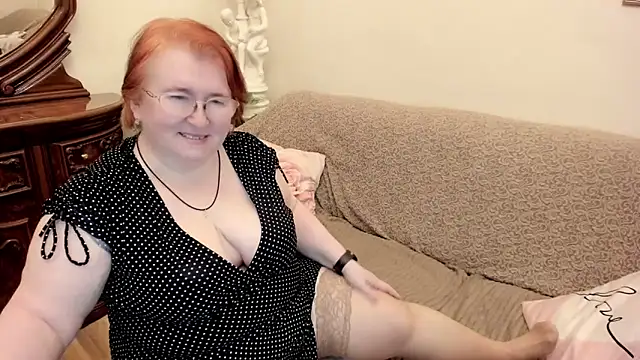 leiamillersonn online show from February 17, 2026, 6:22 am