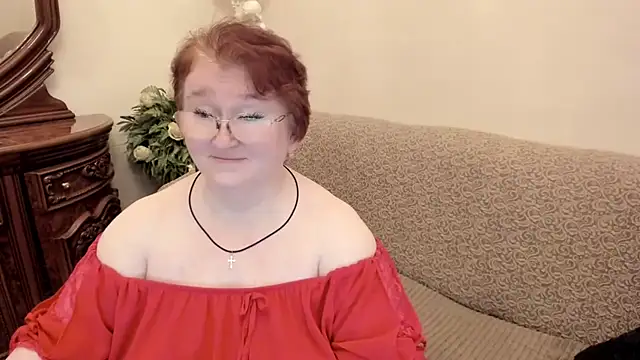 leiamillersonn online show from October 20, 2025, 5:24 pm