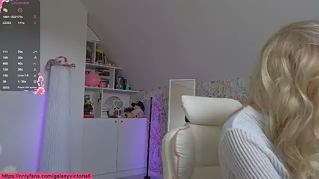 brilliantvictoria online show from April 17, 2026, 10:18 am