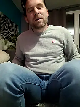 tom sauwer online show from October 27, 2025, 10:11 pm