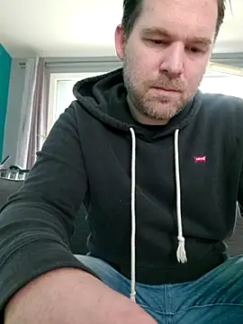 tom sauwer online show from April 11, 2026, 4:43 pm