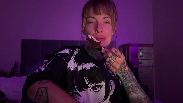 Snapshot of airgeadx chatting on February 7, 2026, 1:24 am airgeadx online show from February 7, 2026, 1:24 am