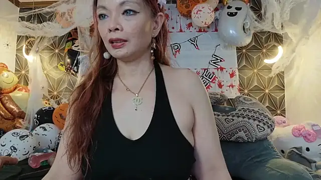 yummymeily online show from November 2, 2025, 2:33 pm