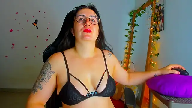 Susan Foxx online show from November 12, 2025, 7:07 pm