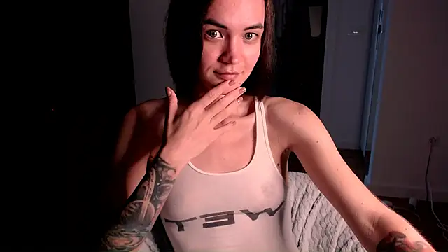 EvelynGG online show from September 16, 2025, 5:08 am