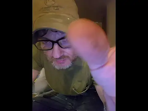 Snapshot of ROBERT0516 chatting on June 24, 2026, 5:06 am ROBERT0516 online show from June 24, 2026, 5:06 am