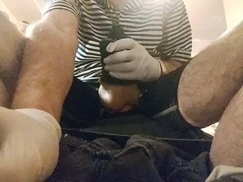 Snapshot of ROBERT0516 chatting on December 15, 2025, 6:14 pm ROBERT0516 online show from December 15, 2025, 6:14 pm