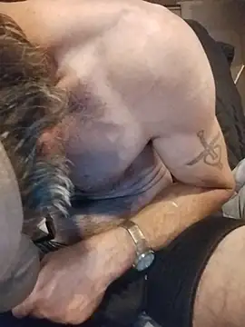 ROBERT0516 online show from May 19, 2026, 3:24 am