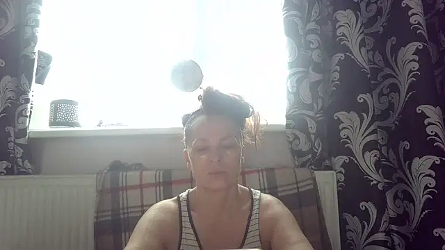 LindaStarS online show from March 26, 2026, 5:06 am