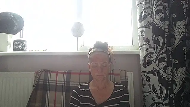 Snapshot of LindaStarS chatting on May 8, 2026, 4:49 am LindaStarS online show from May 8, 2026, 4:49 am