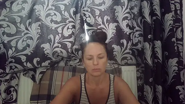 Snapshot of LindaStarS chatting on September 14, 2025, 6:03 am LindaStarS online show from September 14, 2025, 6:03 am