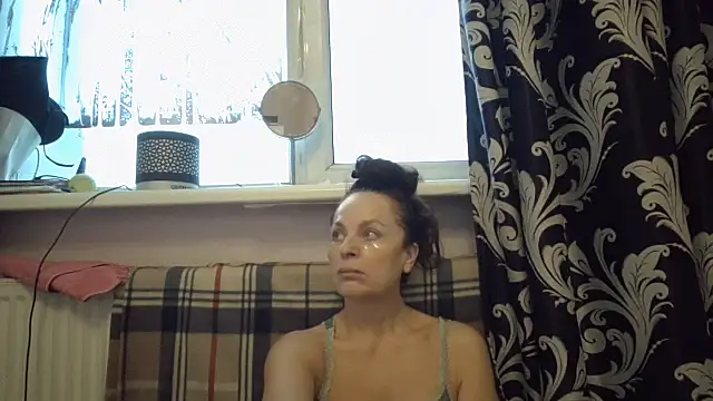 LindaStarS online show from February 3, 2026, 5:16 am