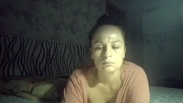 LindaStarS online show from December 3, 2025, 7:24 pm